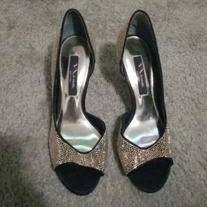 Glitter gold pumps